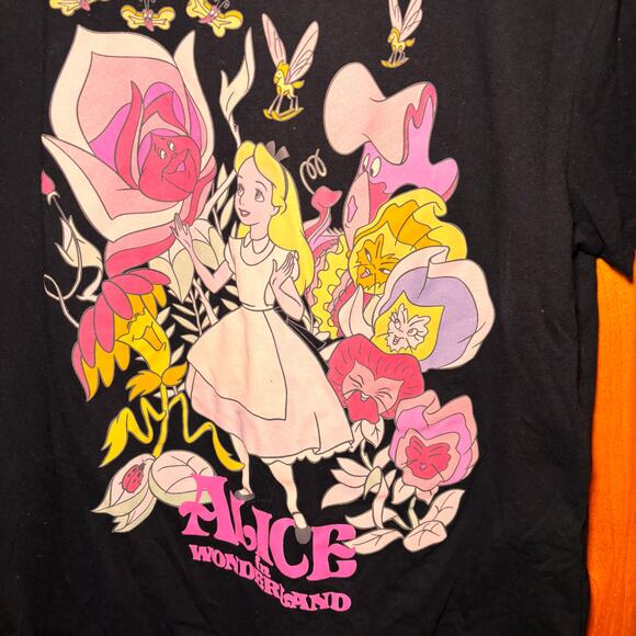 Disney Store Tinkerbell Womens Large White V-Neck Short Sleeve Graphic Top - Picture 2 of 4